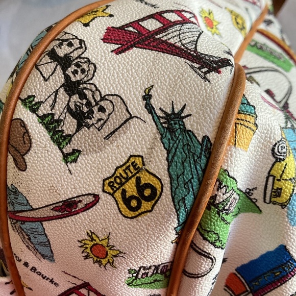 Dooney Bourke Americana landscapes purse gateway arch, Las Vegas landmarks - Picture 14 of 16